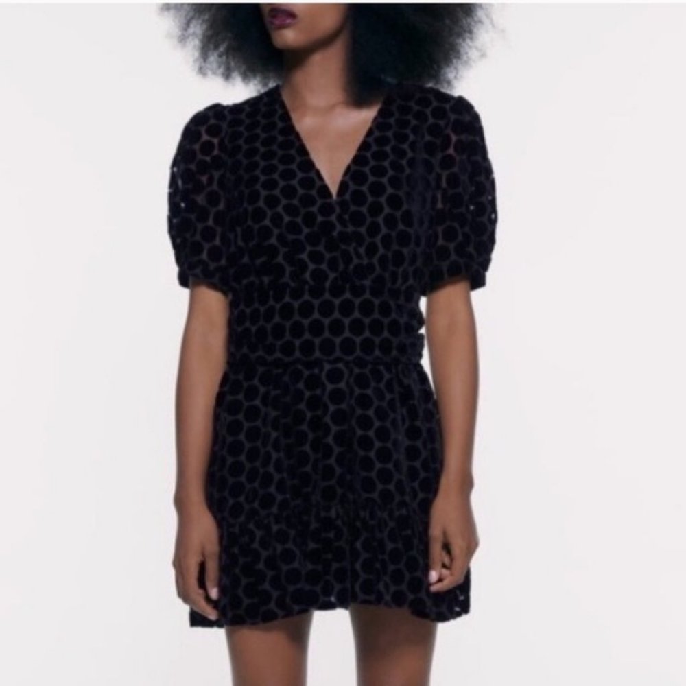 NWT 🖤 ZARA BLACK VELVET POLKA DOT DRESS 🖤